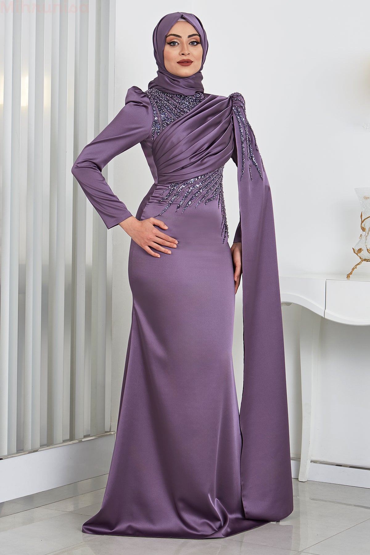 Noura Abiye - RZNOU0403