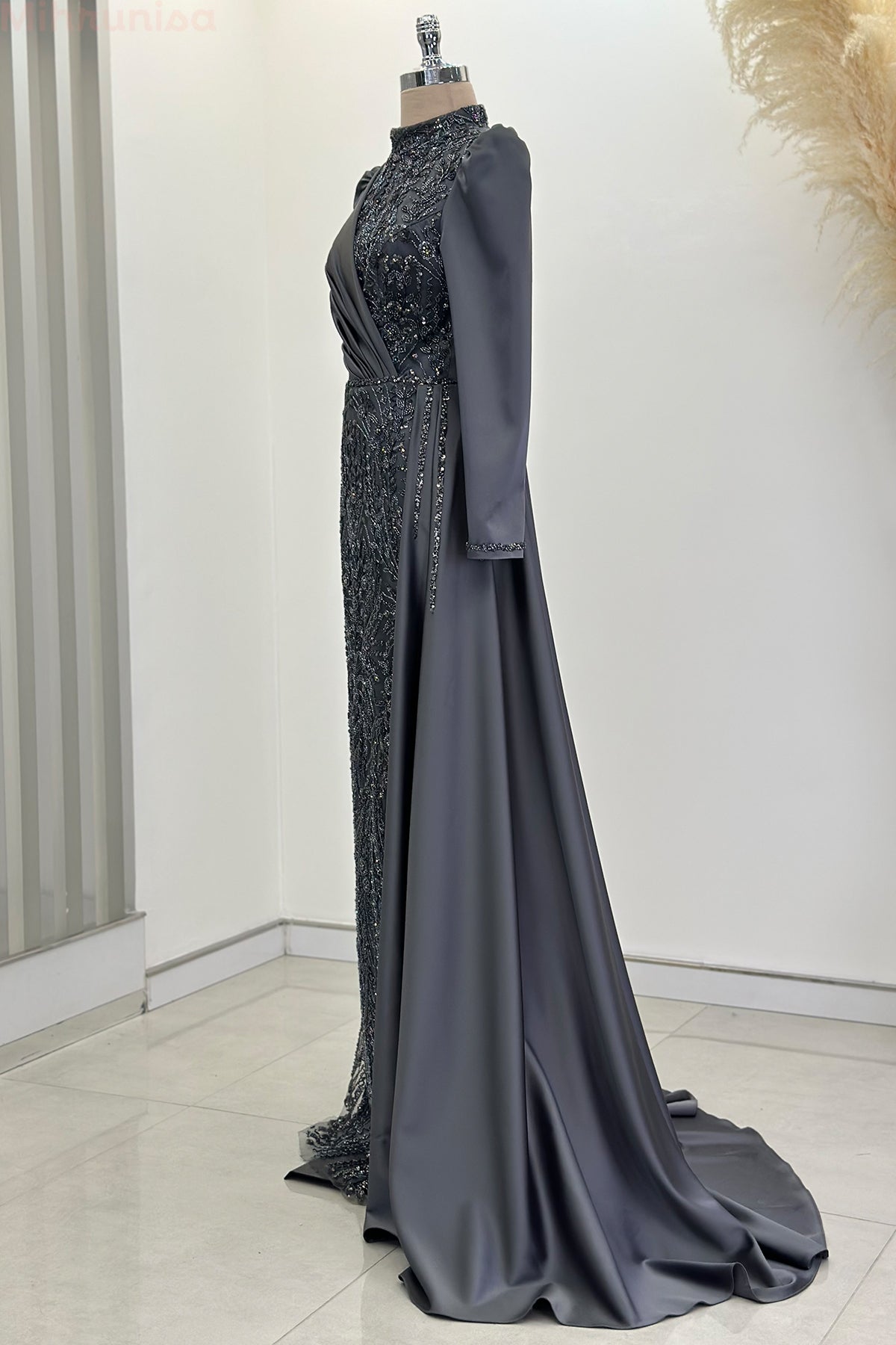 Regina Abiye - RZRGN0104