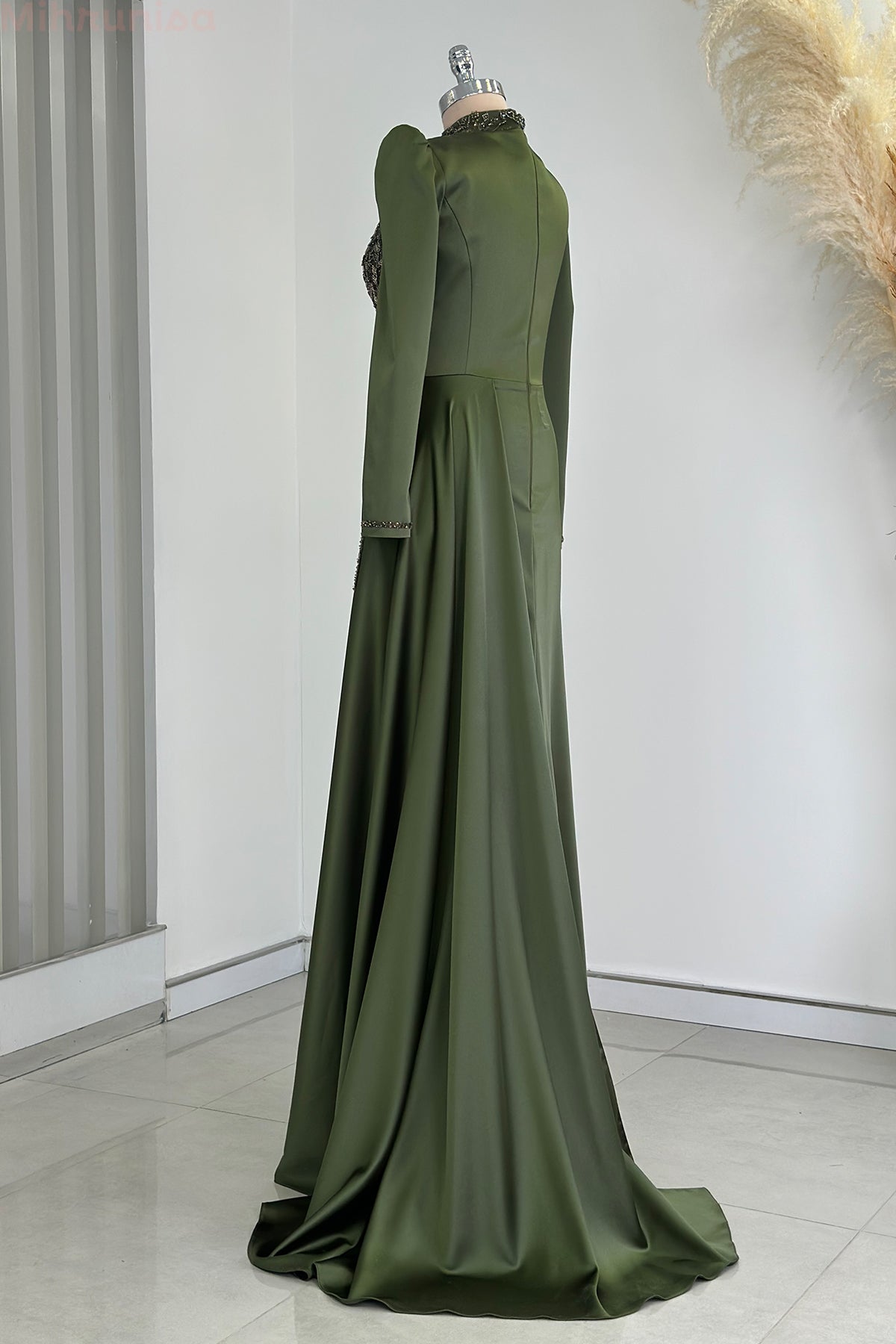 Regina Abiye - RZRGN0104