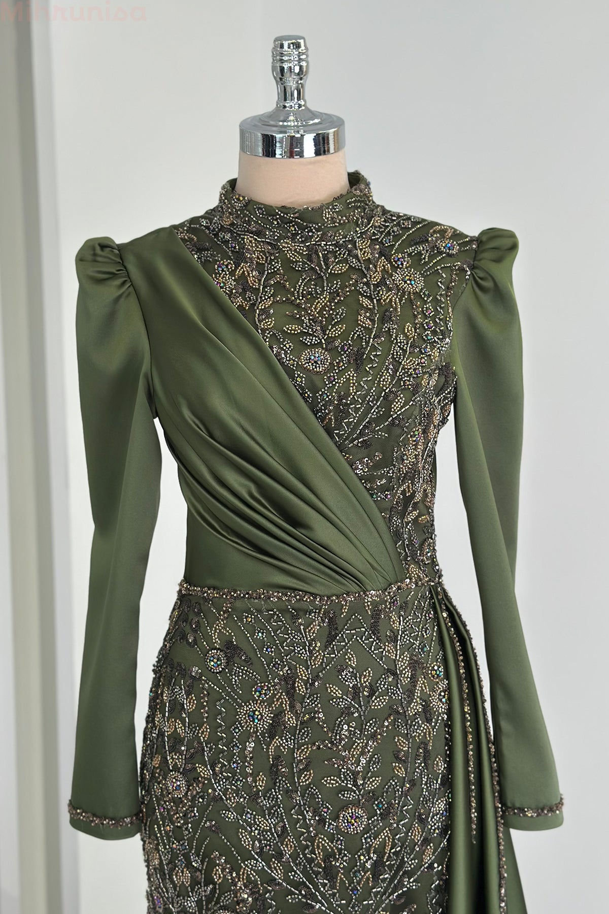 Regina Abiye - RZRGN0104