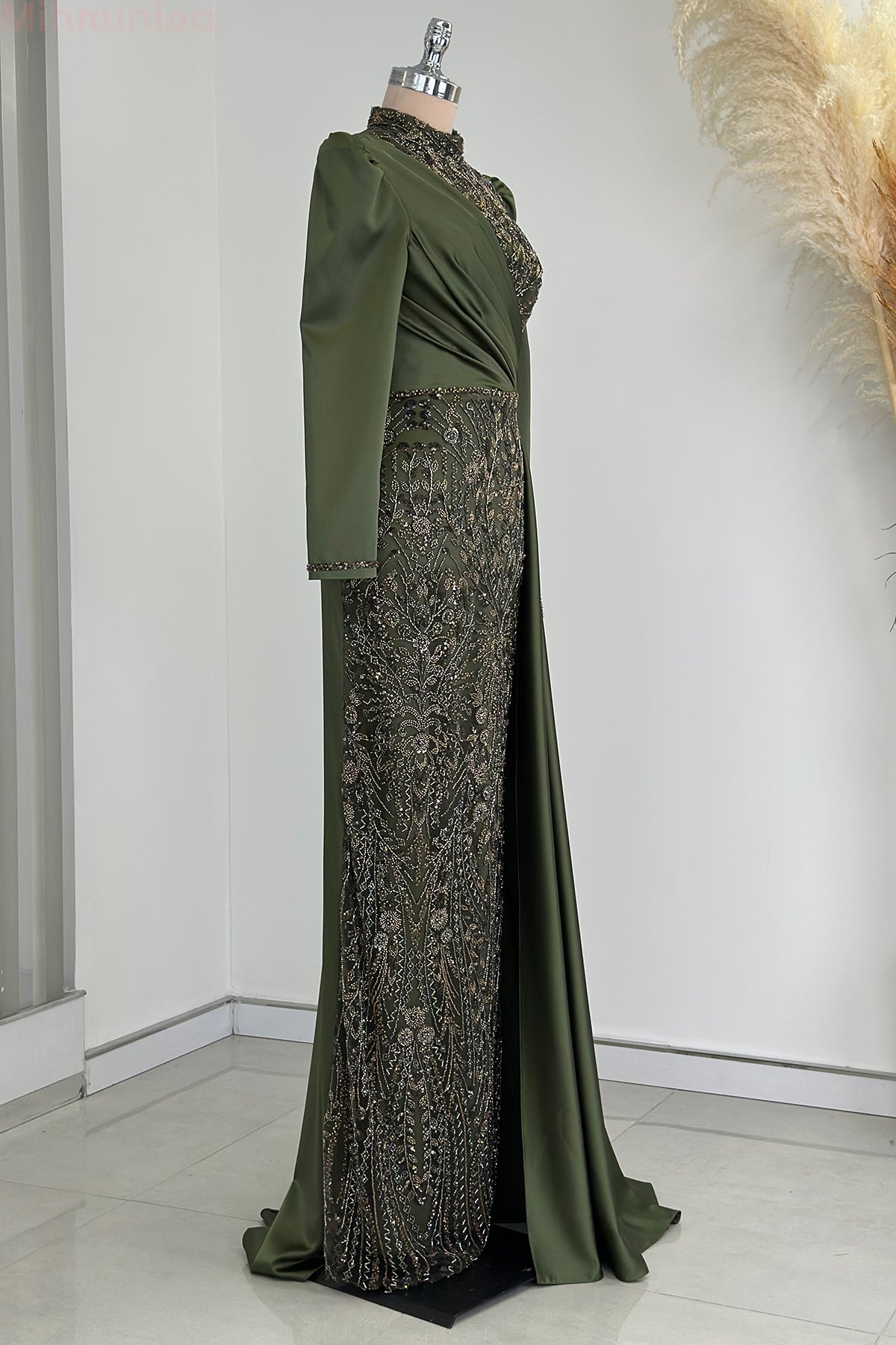 Regina Abiye - RZRGN0104