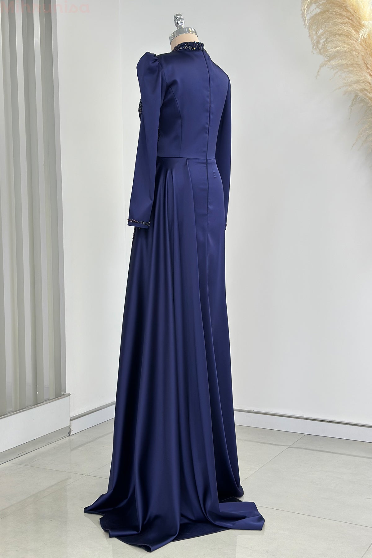 Regina Abiye - RZRGN0104