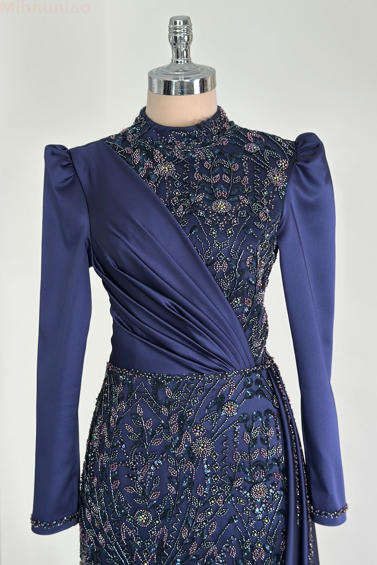 Regina Abiye - RZRGN0104