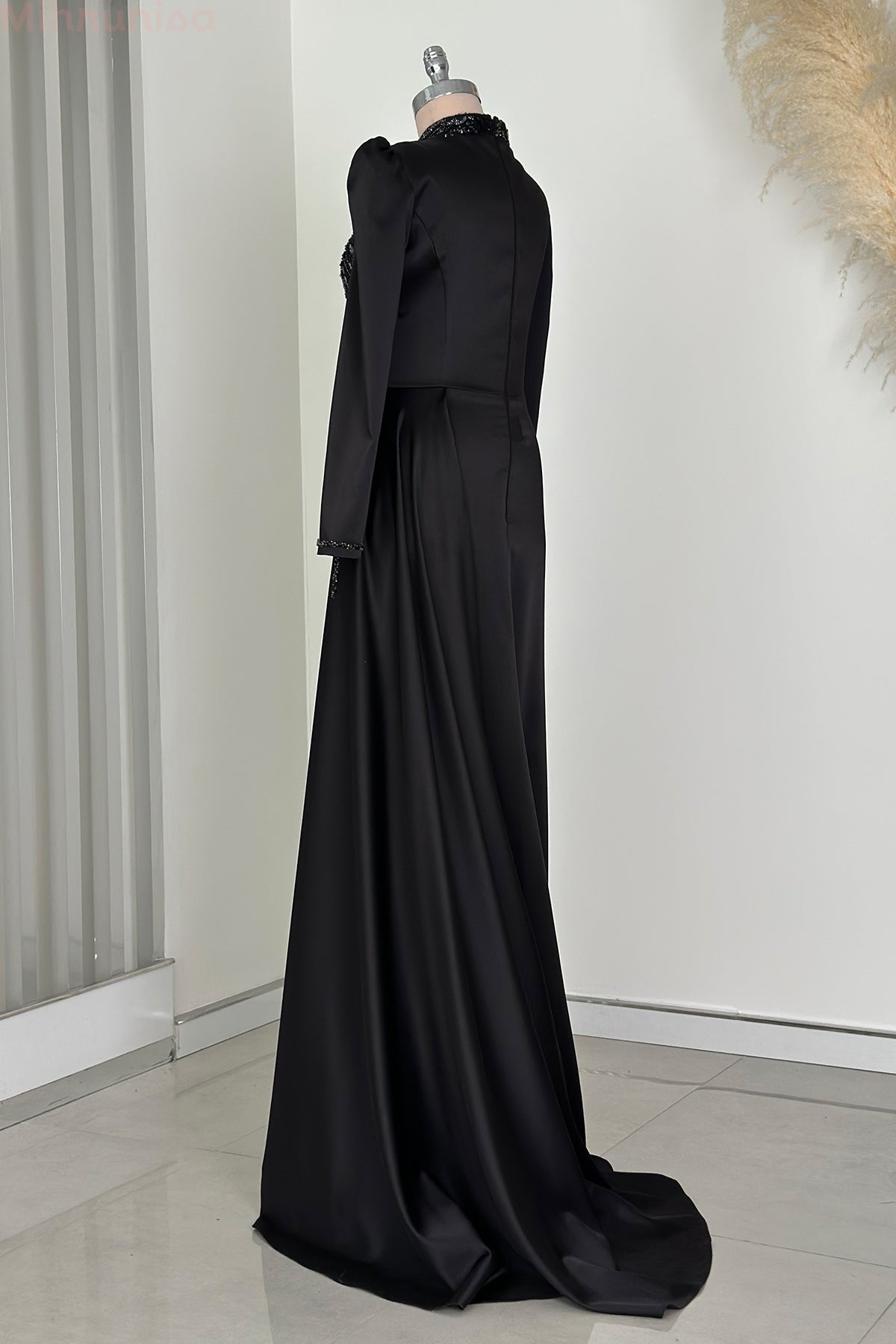 Regina Abiye - RZRGN0104