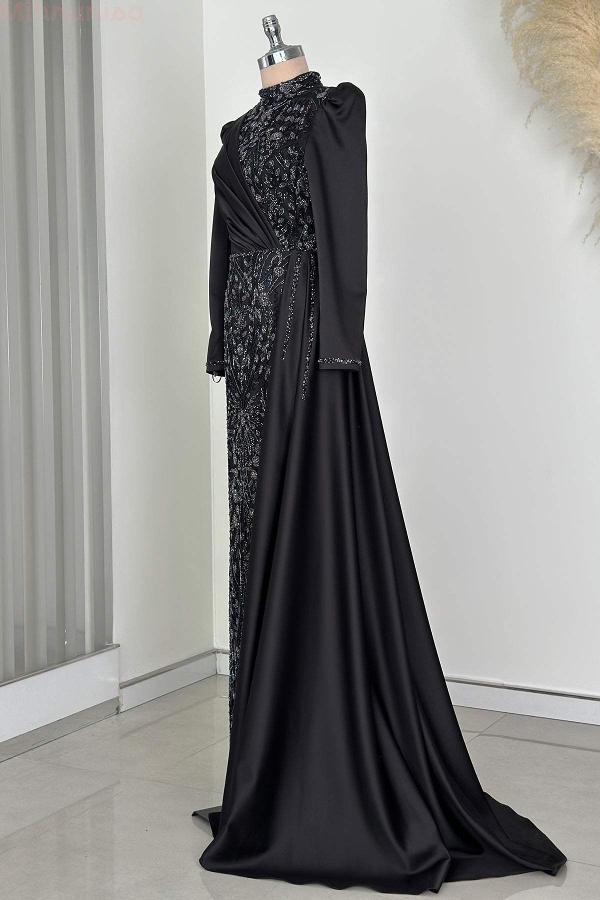 Regina Abiye - RZRGN0104