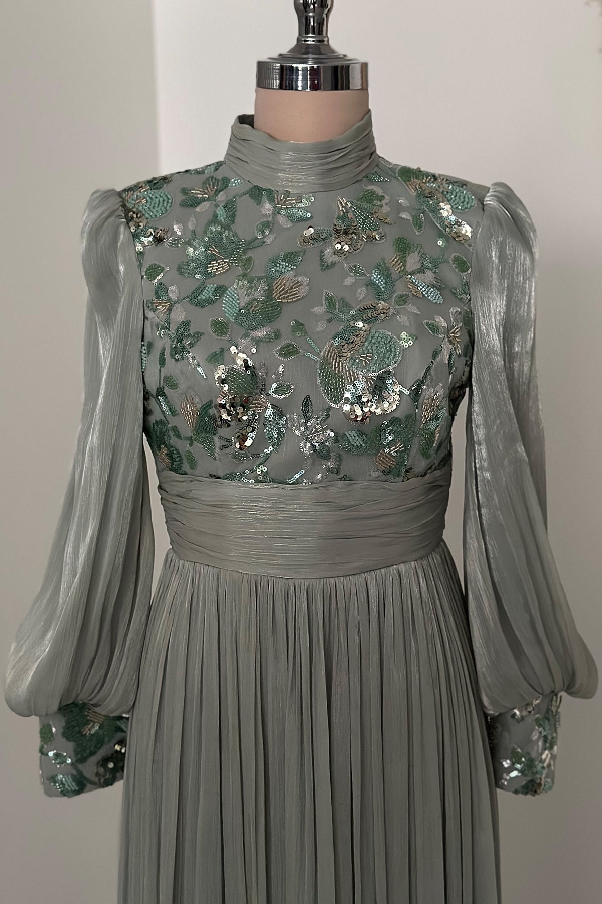 Nadia Abiye - RZNDA0204