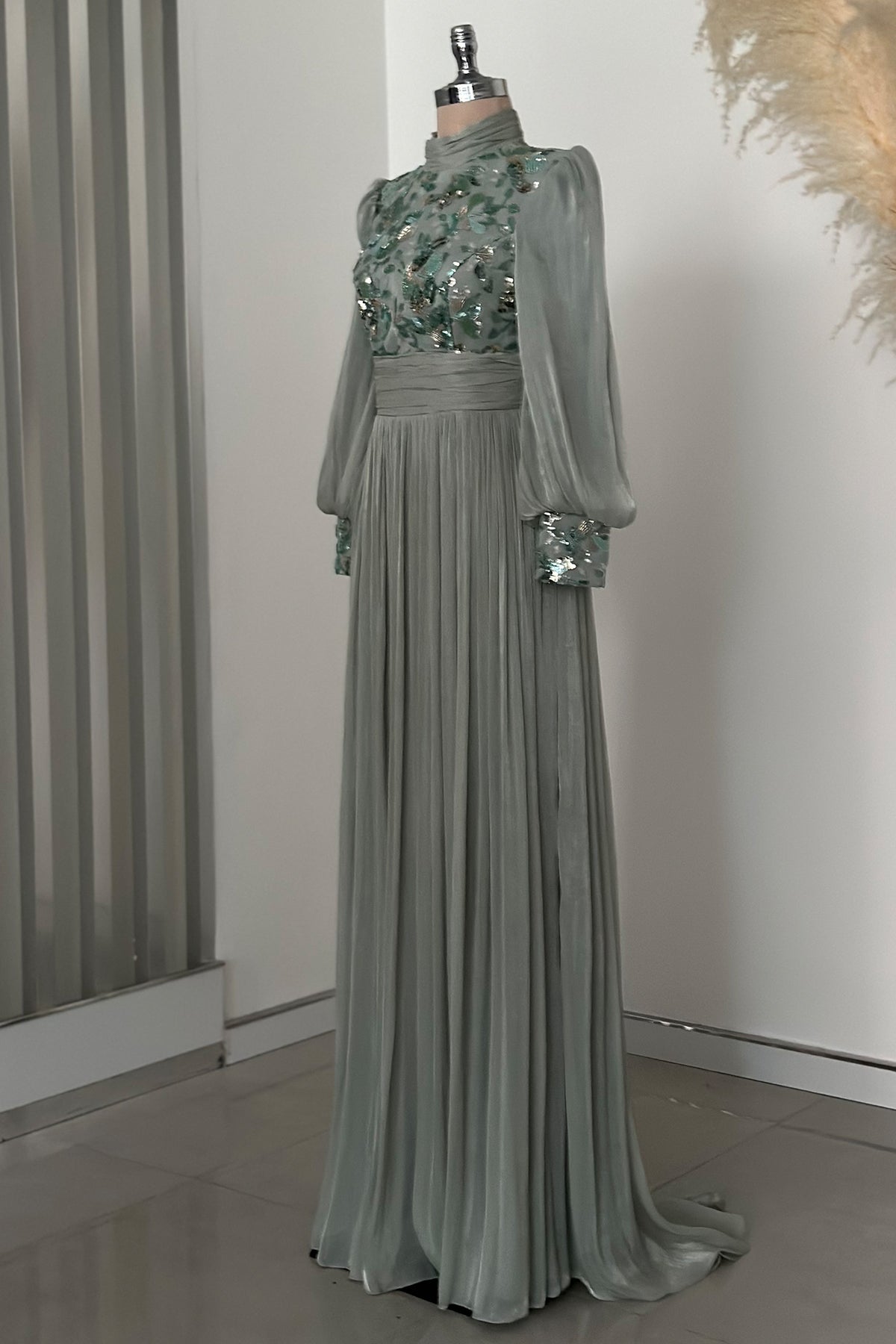 Nadia Abiye - RZNDA0204