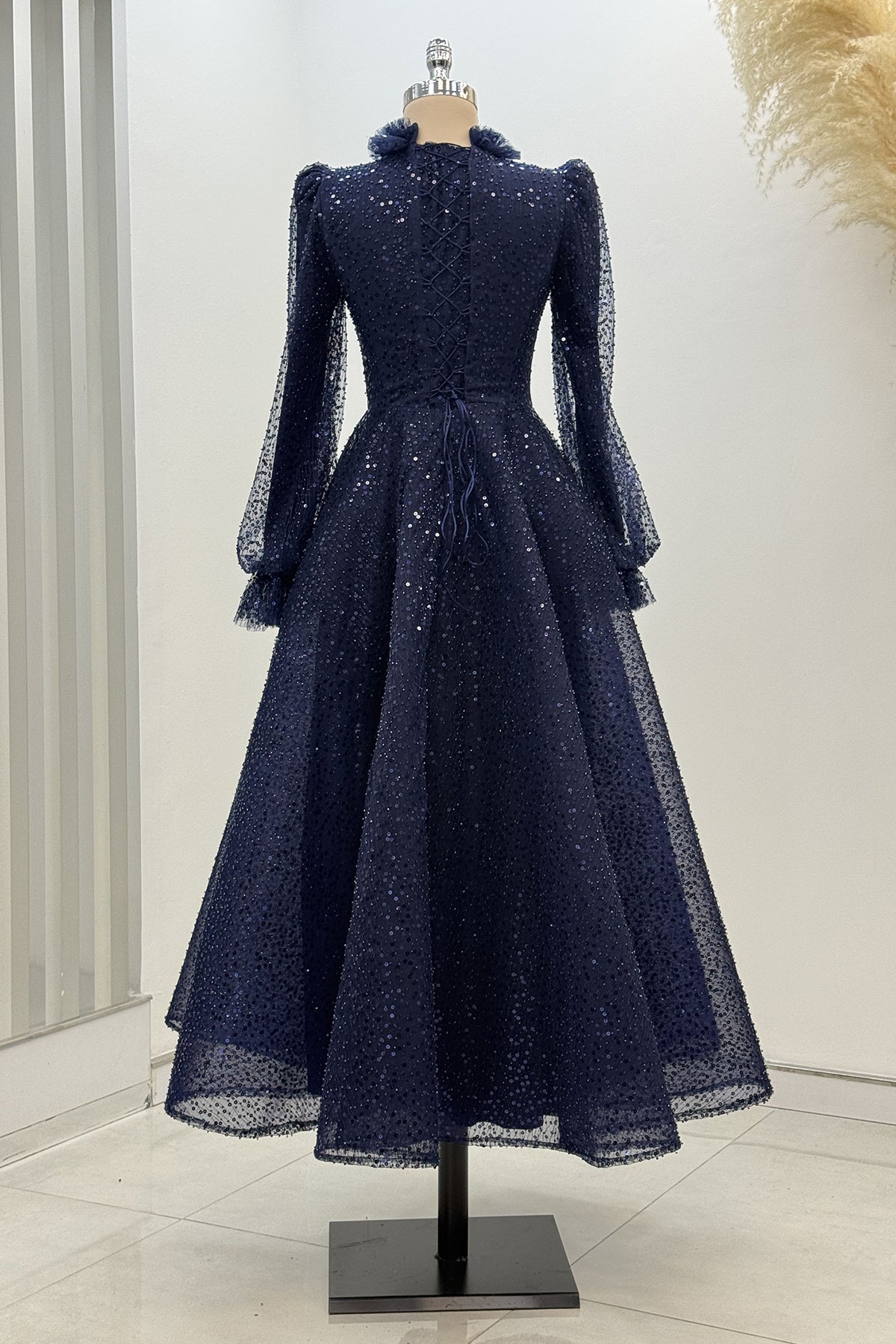 Larin Abiye - RZLRN2706