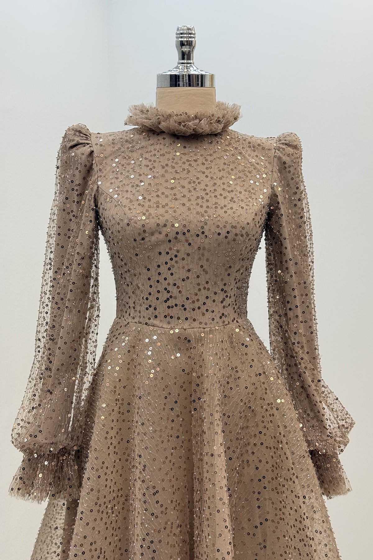 Larin Abiye - RZLRN2706