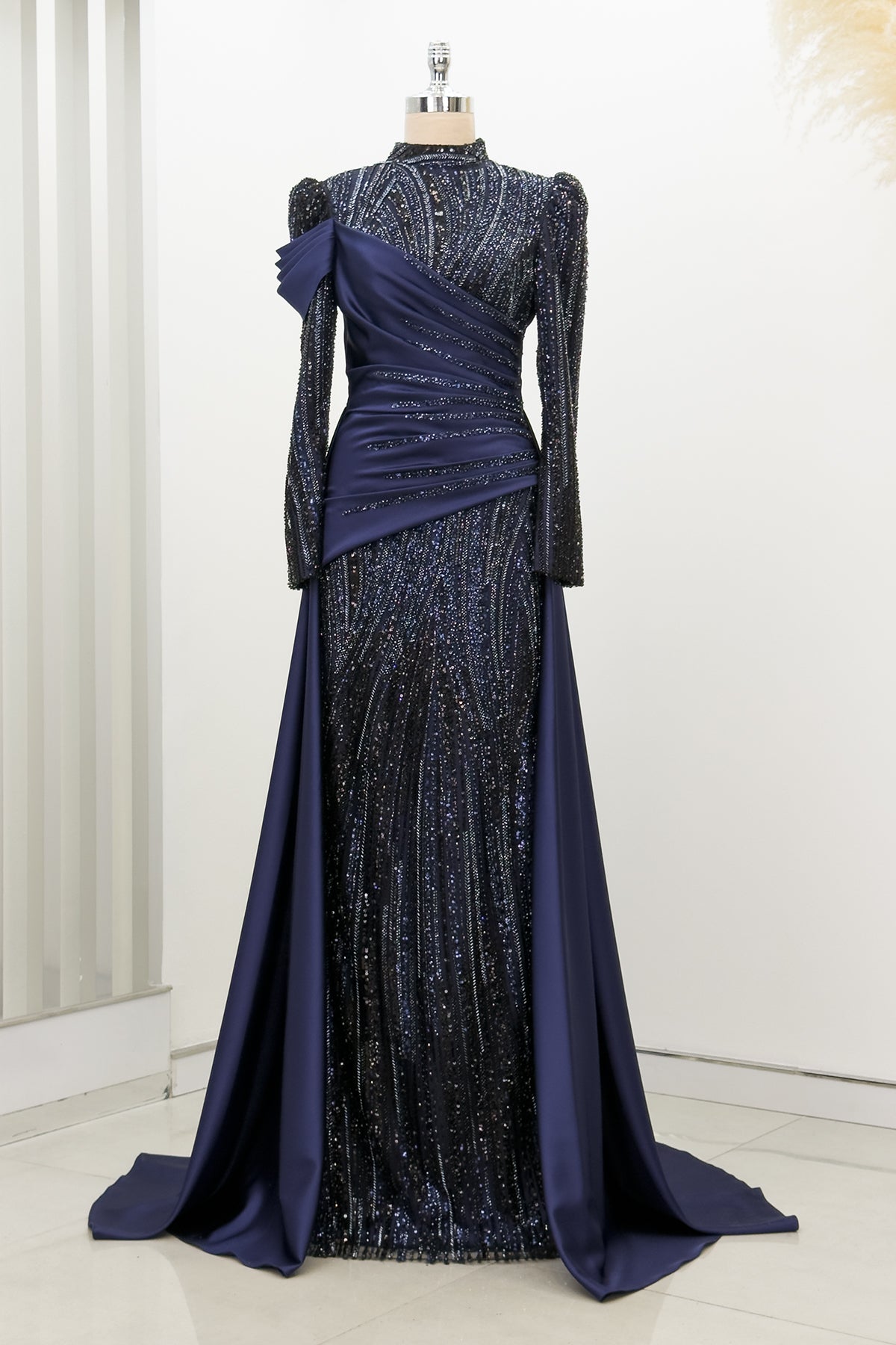 Hailey Abiye - RZHLY0107