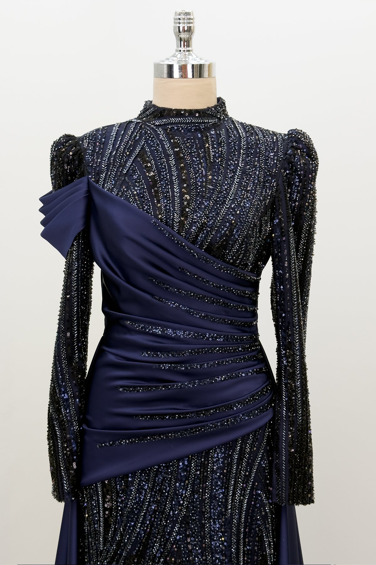 Hailey Abiye - RZHLY0107