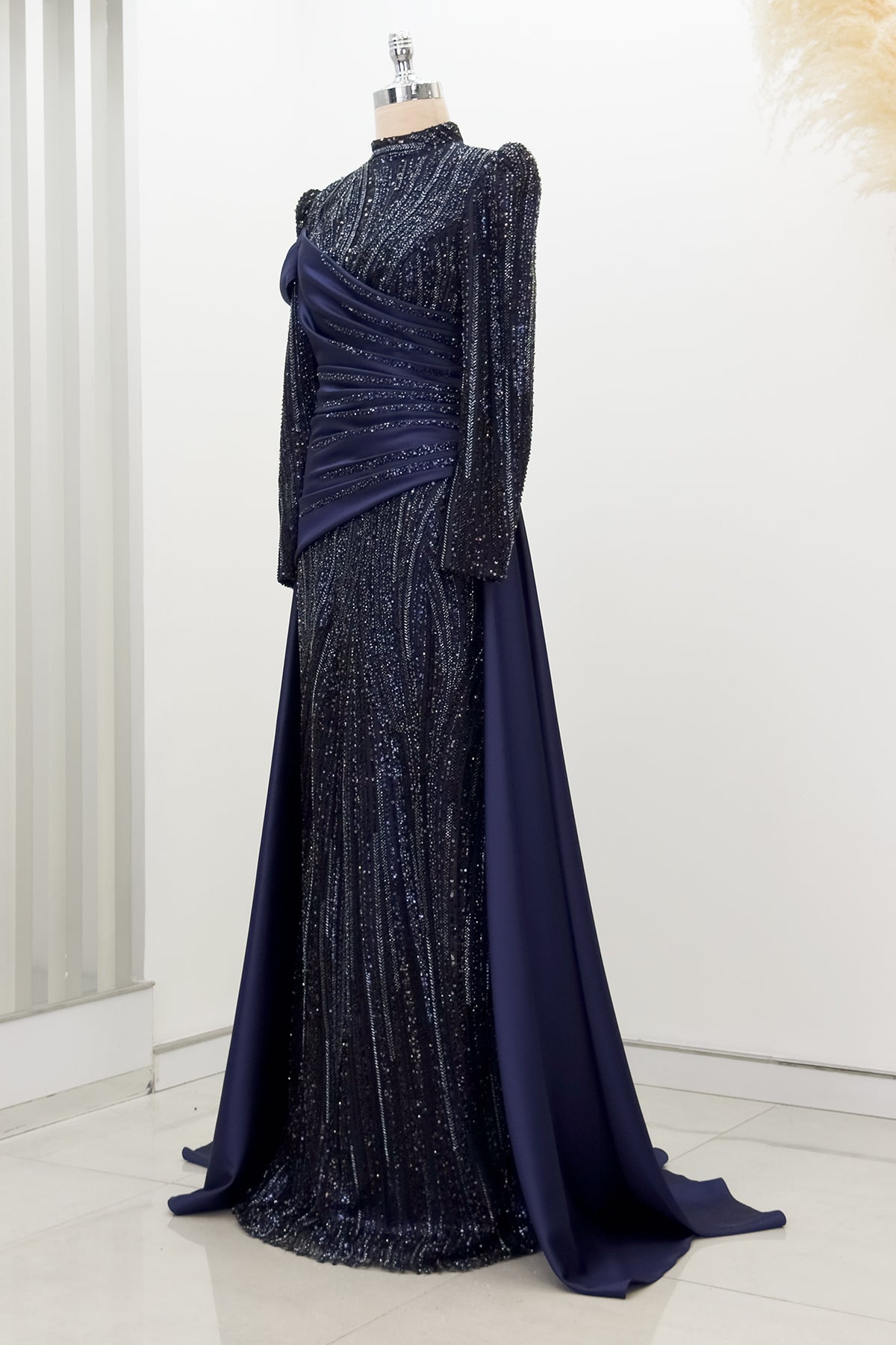 Hailey Abiye - RZHLY0107