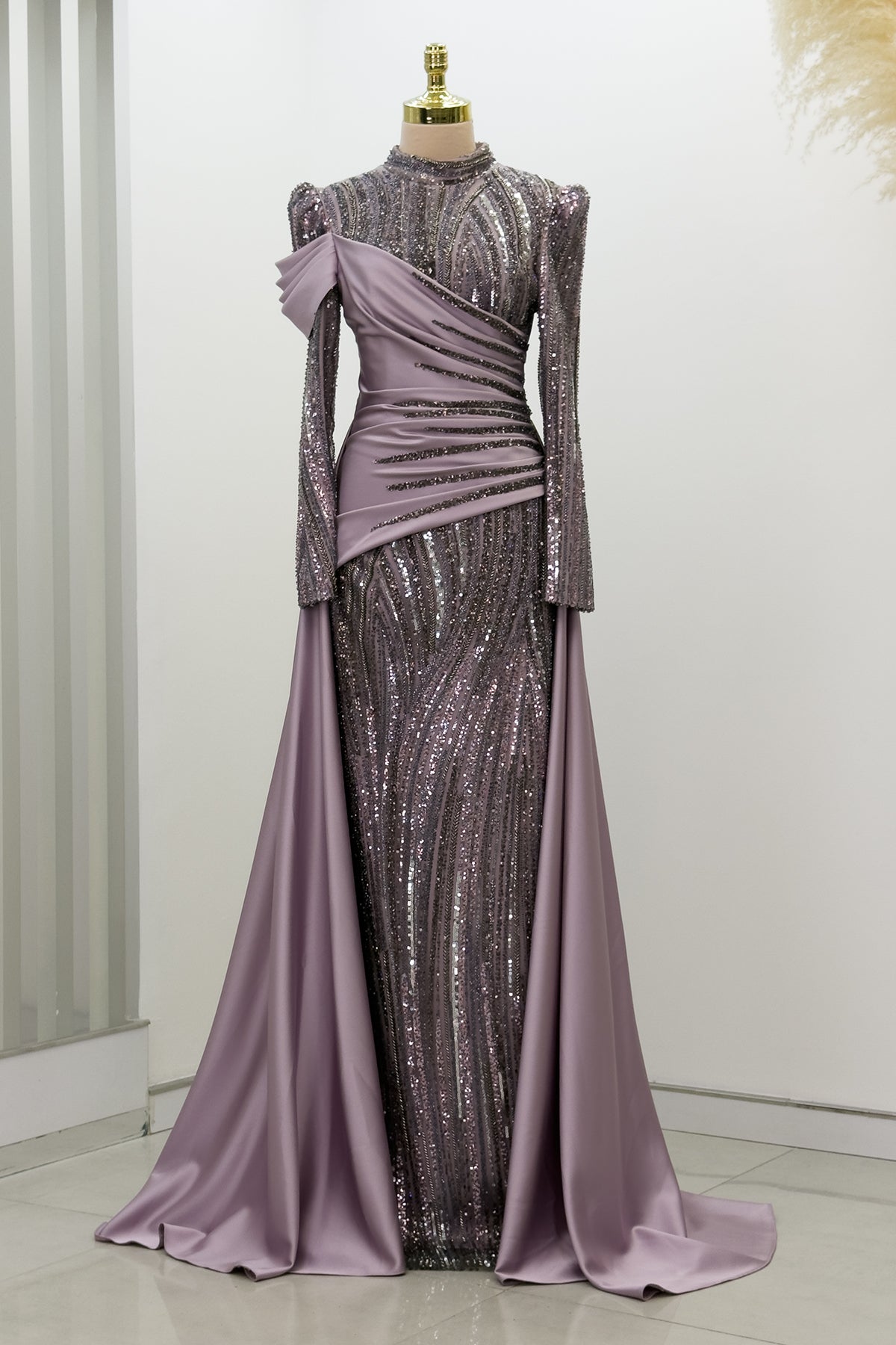 Hailey Abiye - RZHLY0107