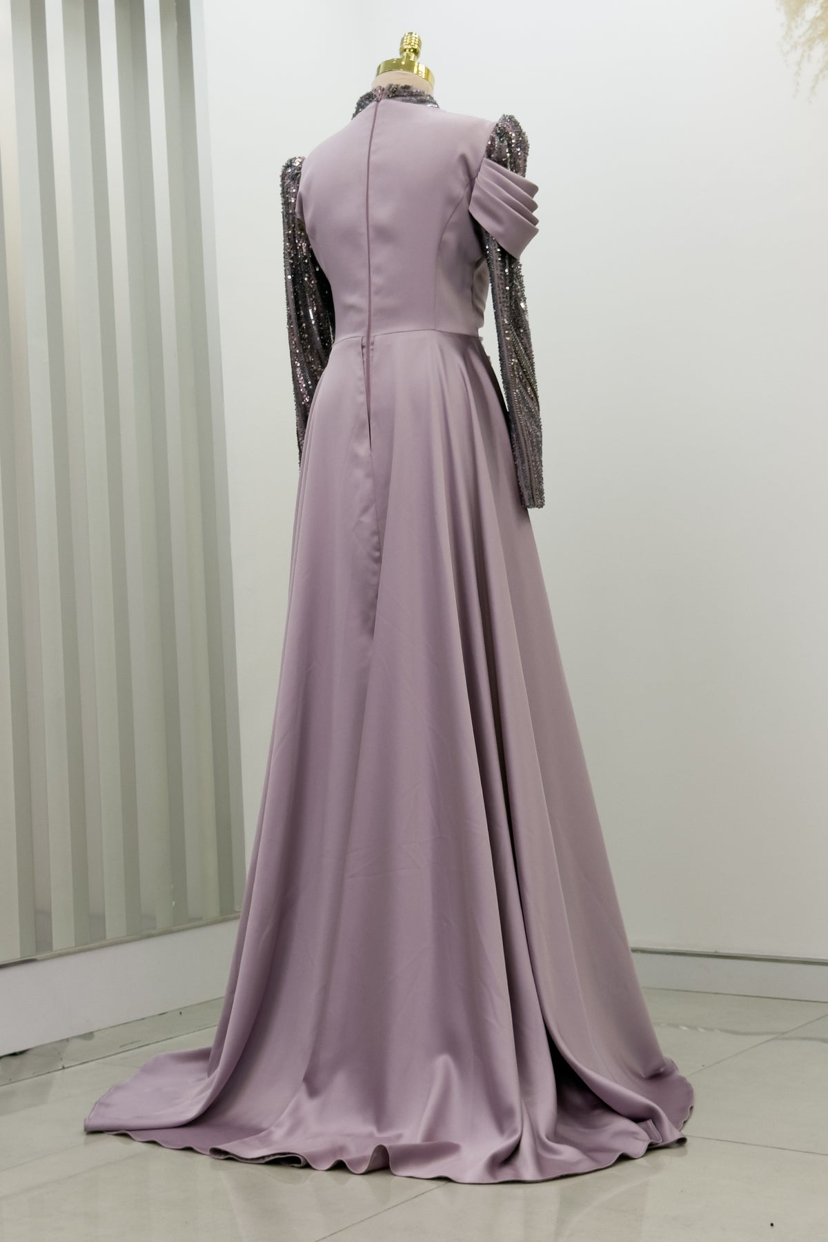 Hailey Abiye - RZHLY0107