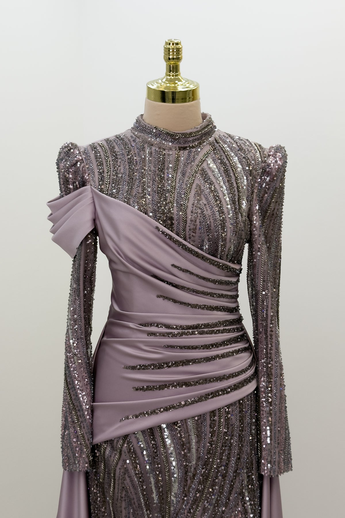 Hailey Abiye - RZHLY0107