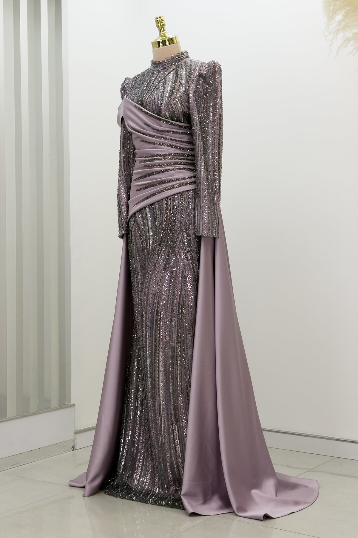 Hailey Abiye - RZHLY0107