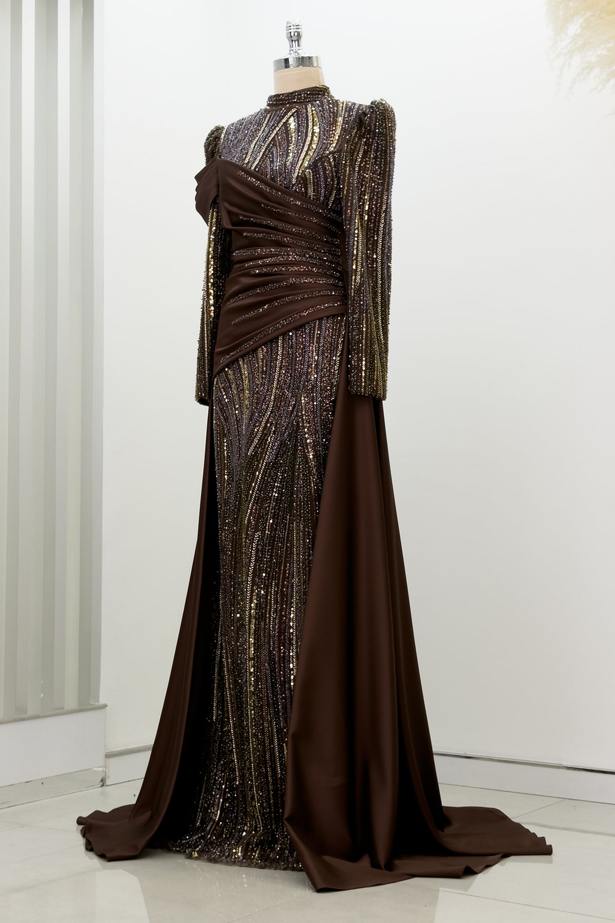 Hailey Abiye - RZHLY0107