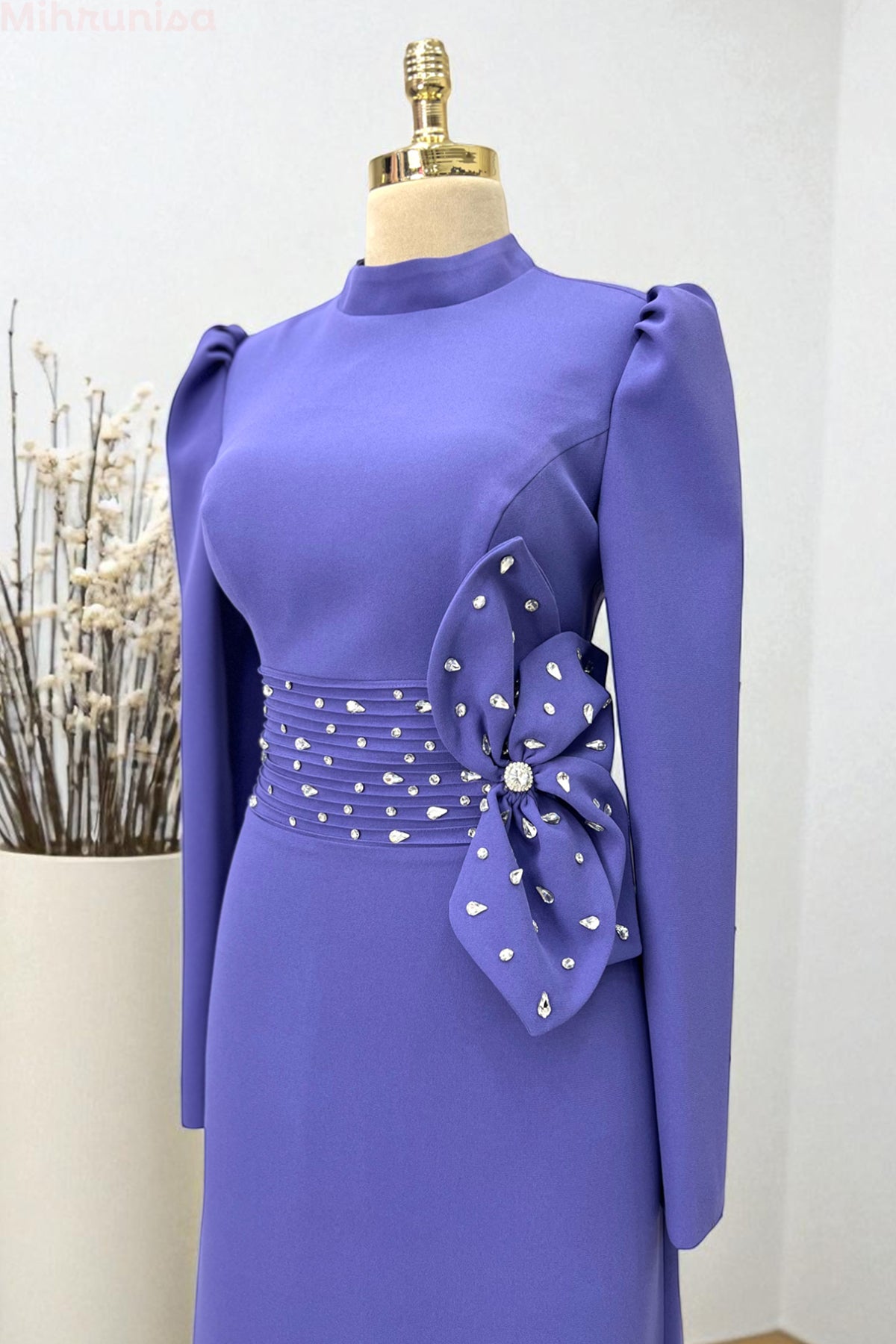 Lenaro Abiye - NKLNR1511