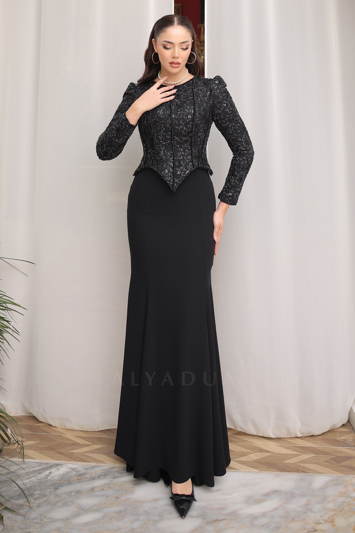 Tanya Abiye - RZTNY1504