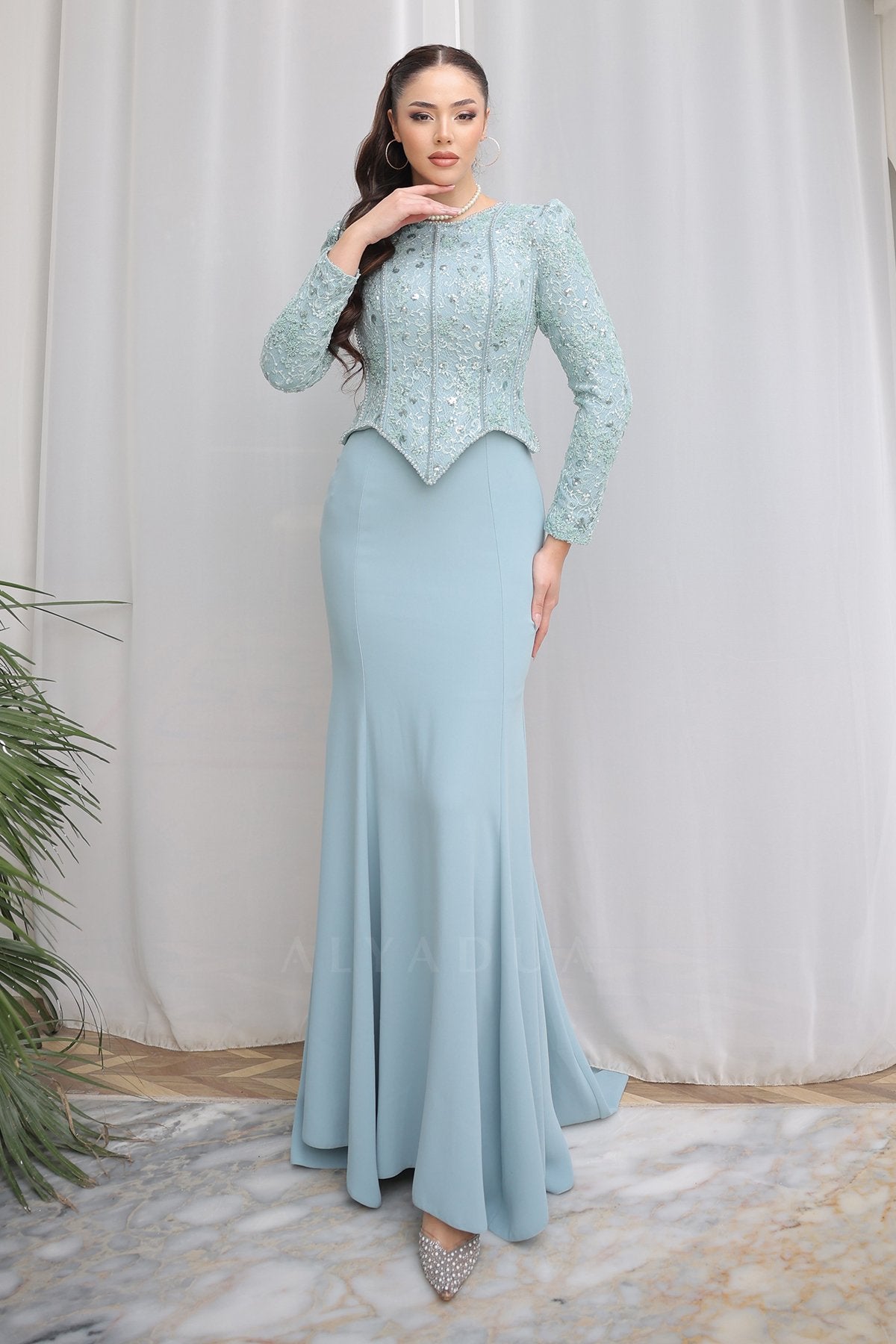 Tanya Abiye - RZTNY1504