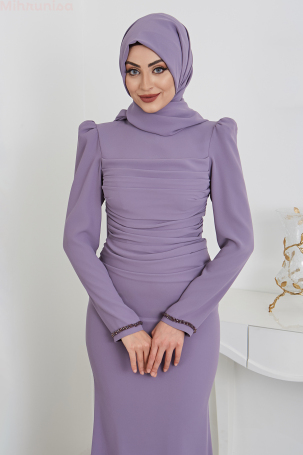 Robe de soirée Eliza en crêpe lilas avec détails drapés à l'avant et manches perlées - 3