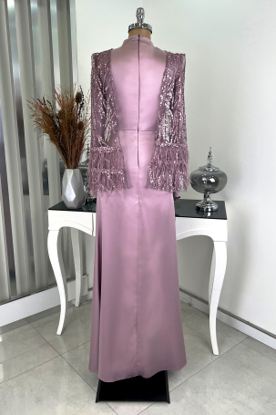 Robe de soirée Mademoiselle avec des manches cape, des plumes et des paillettes - Lilas - 2