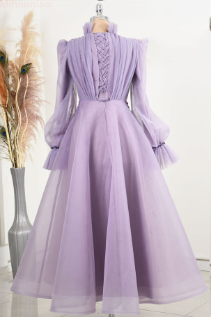 Robe de soirée mi-longue en tulle Patrice à design spécial avec broderie appliquée - Lilas - 2